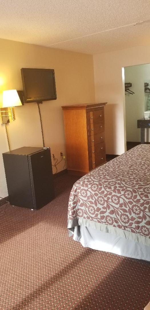 Americas Best Value Inn Holly Springs Exterior foto
